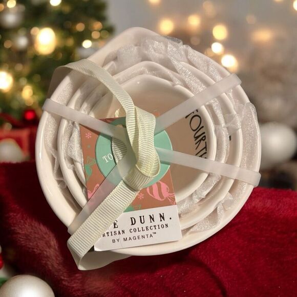 Peppermint Candy Christmas Measuring Cups by Bakeshop NWT - Picture 4 of 5